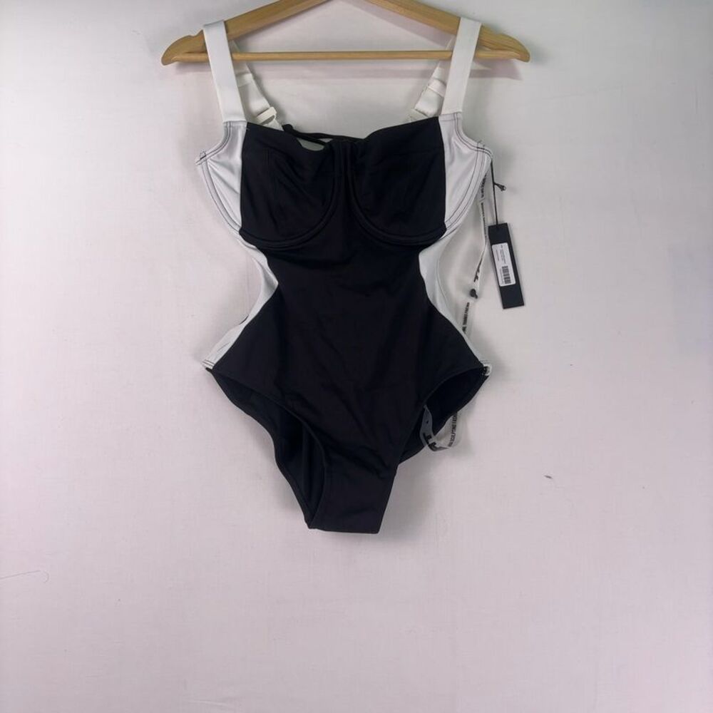 Ta3 Women's One-Piece Swimsuit